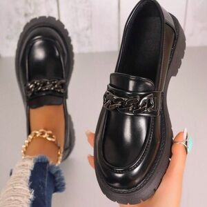 SHEIN Glossy Black Chain Loafers